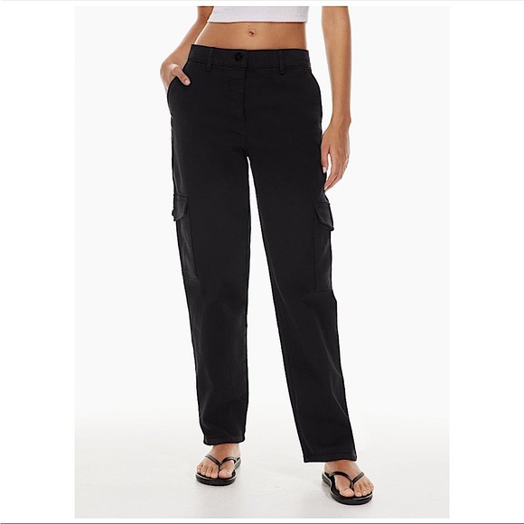 Aritzia Pants - WILFRED FREE | Black modern cargo pant